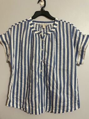Women's Blue & White Striped Short-Sleeve Button Down Shirt - Casual